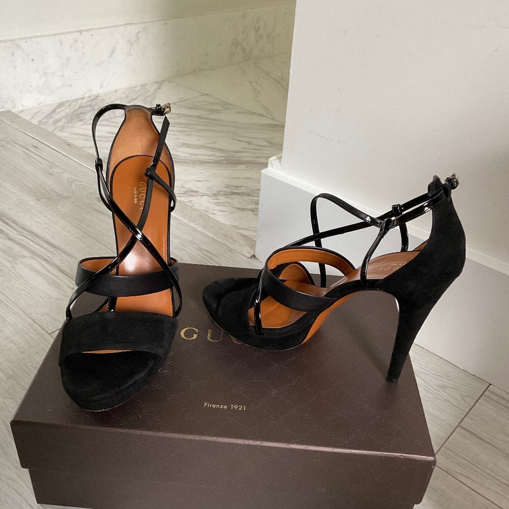 Gucci black suede, leather and patent leather heels size 8